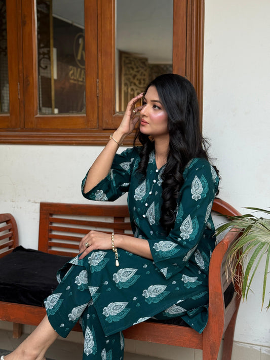 Emerald Elegance - Khaddar 2PC Printed Dress